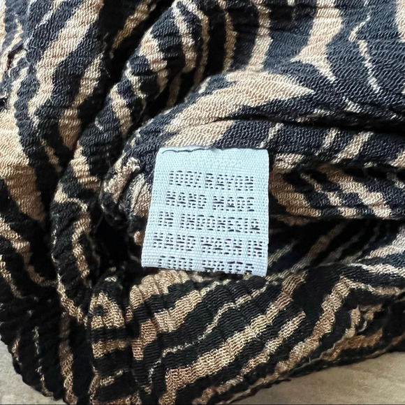 Aila blue tiger zebra animal striped gauzy mini dress. Size S - Picture 14 of 15